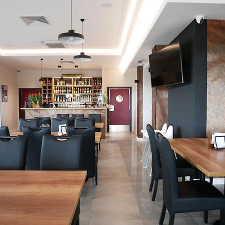 PRZYSTANEK ROSZKÓW -NOCLEGI i RESTAURACJA Exterior foto