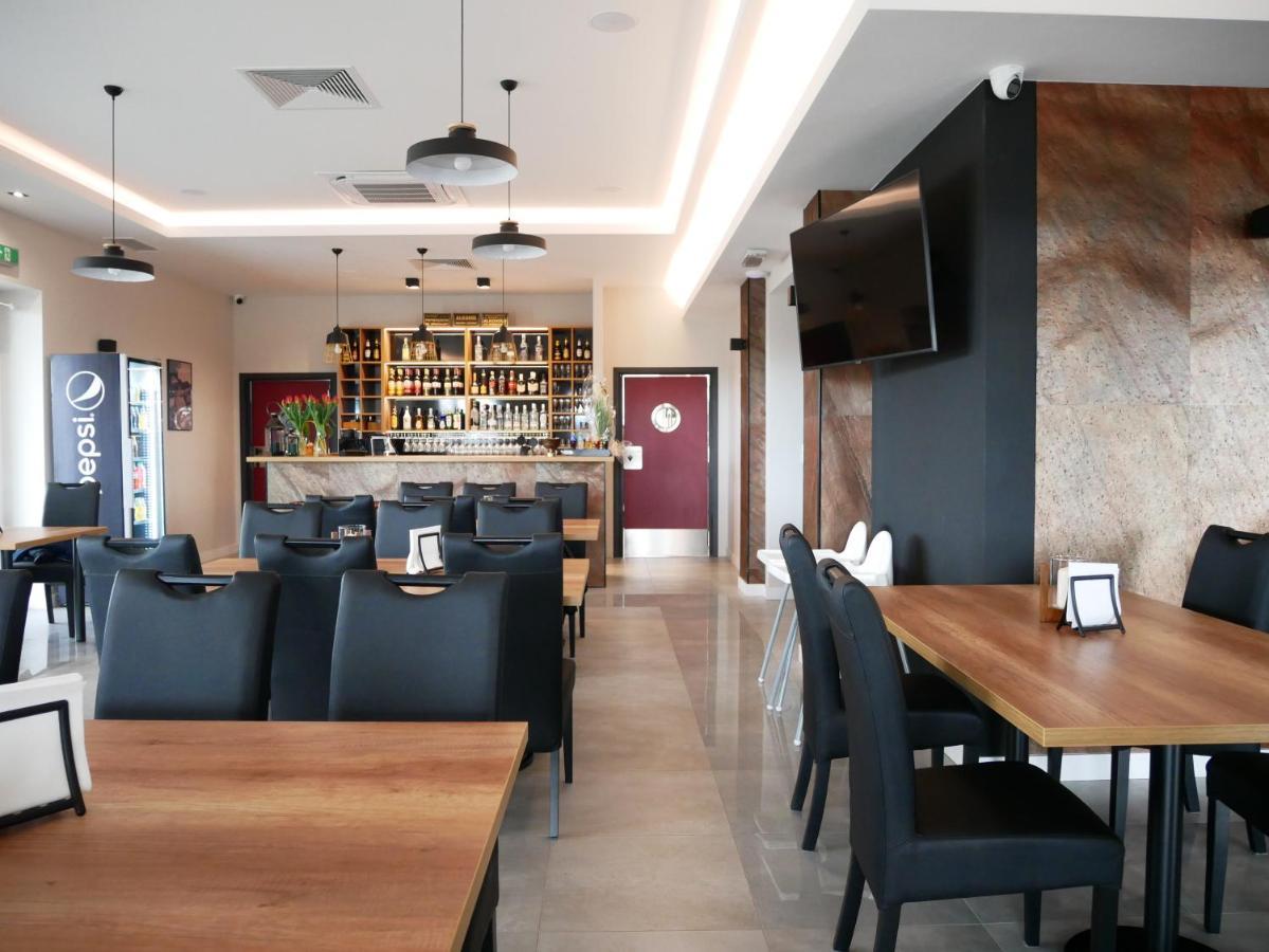 PRZYSTANEK ROSZKÓW -NOCLEGI i RESTAURACJA Exterior foto